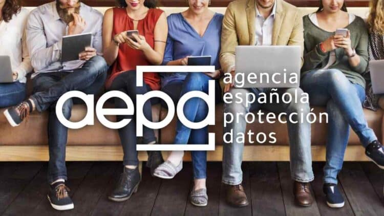 Logo Agencia Española de Protección de Datos sanción LVMH Iberia WhatsApp.