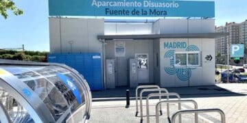 Aparcamiento disuasorio Fuente de la Mora en Madrid de EMT para aparcar gratis y usar transporte público.