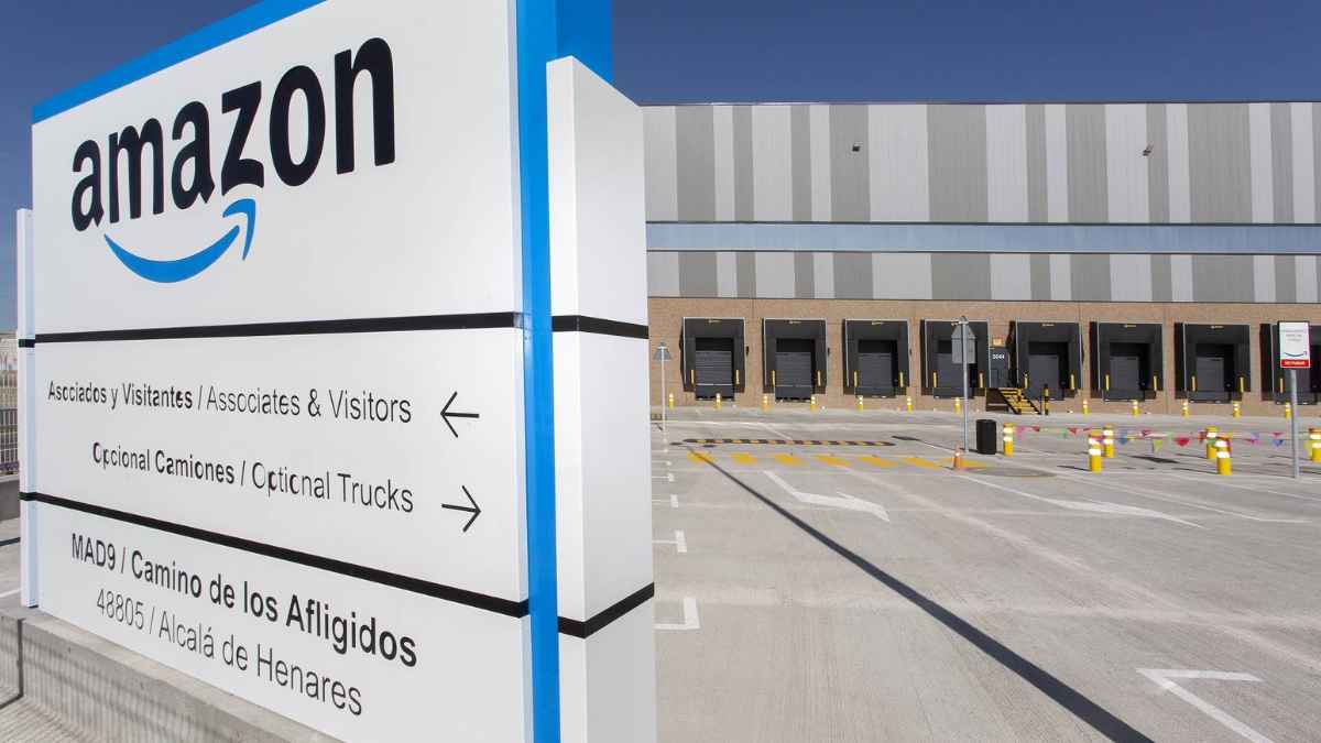 Centro logístico de Amazon en Alcalá de Henares donde se buscan mozos de almacén en Madrid