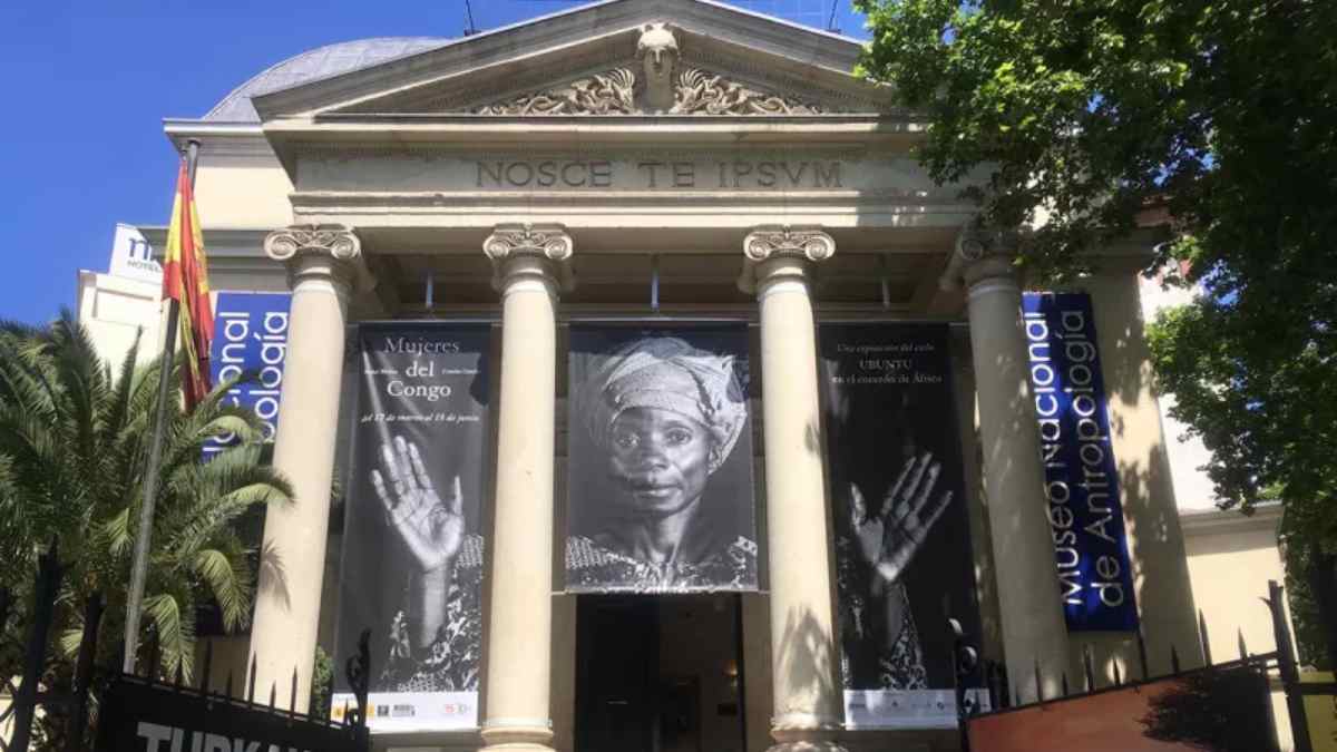 Fachada del Museo Nacional de Antropología en Madrid durante su 150 aniversario con entrada gratuita en octubre.