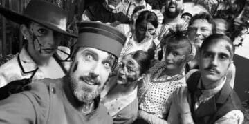 Actores caracterizados en el pasaje del terror más largo de Madrid en Halloween Horror Zone de Torrejón.