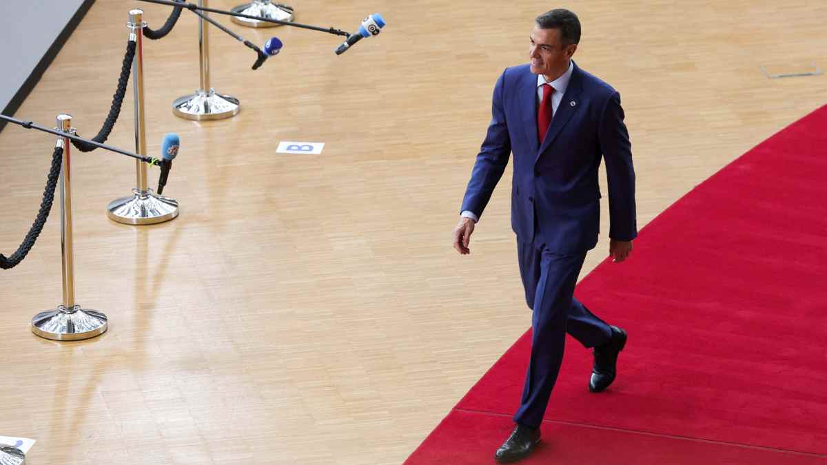 Pedro Sánchez durante su intervención en Bruselas sobre la propuesta para limitar la compra de vivienda a no residentes.