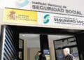 Autónomos cotizando en la Seguridad Social para mejorar su pensión con la actualización de la base de 2022.