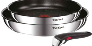 Set de sartenes Tefal con mango extraíble que ahorra espacio y muestra la temperatura ideal para cocinar.