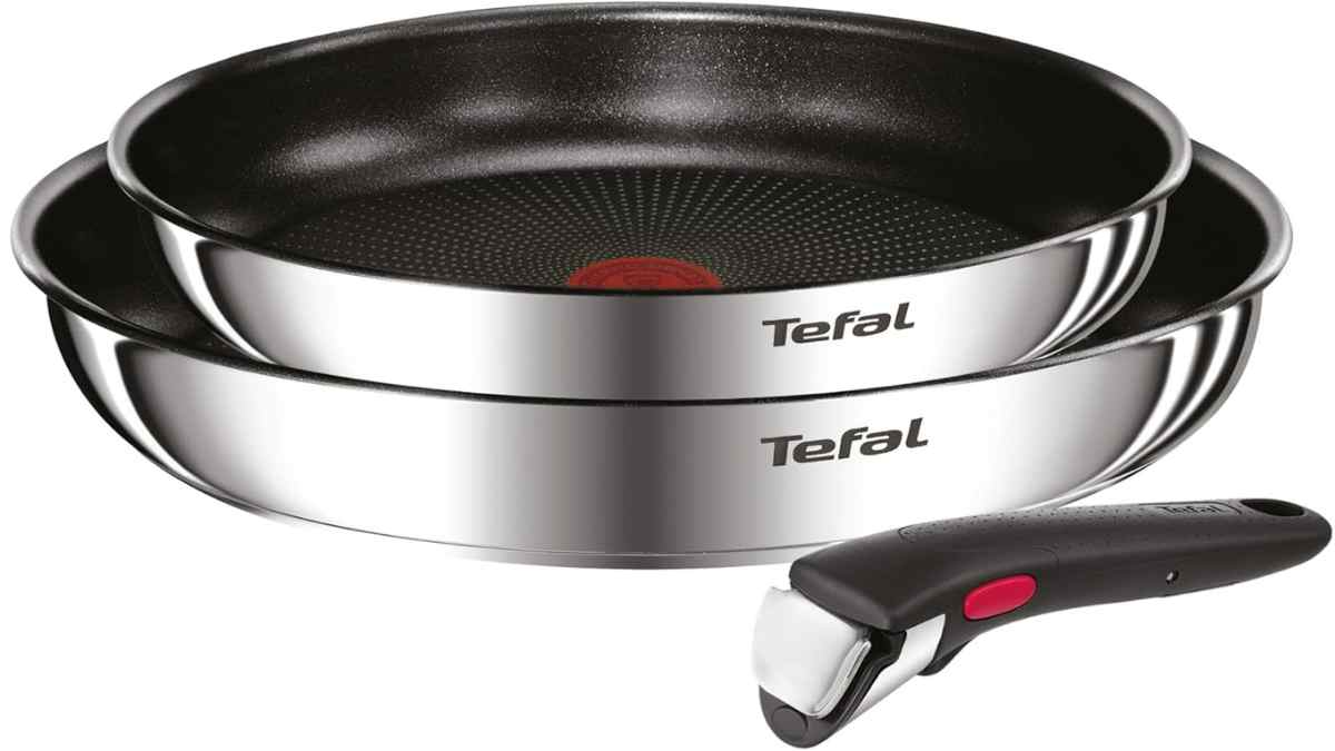 Set de sartenes Tefal con mango extraíble que ahorra espacio y muestra la temperatura ideal para cocinar.