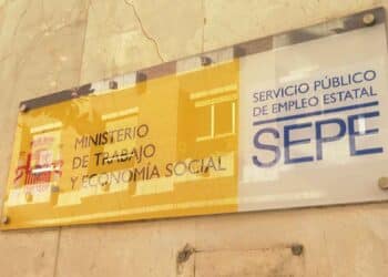 Cartel del SEPE y Ministerio de Trabajo, relacionado con el subsidio para emigrantes retornados poco conocido.