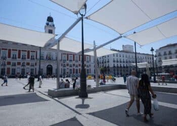 Toldos instalados en la Puerta del Sol de Madrid financiados por el Ayuntamiento con un coste de 1,7 millones de euros