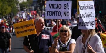 Manifestación de personas mayores por pensiones no contributivas en 2025.