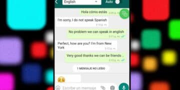 traducción instantánea en WhatsApp entre español e inglés en una conversación de chat.