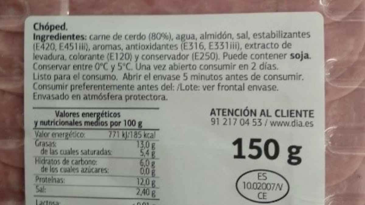 Etiqueta del chóped Nuestra Alacena de DIA afectado por alerta sanitaria de listeria en España.