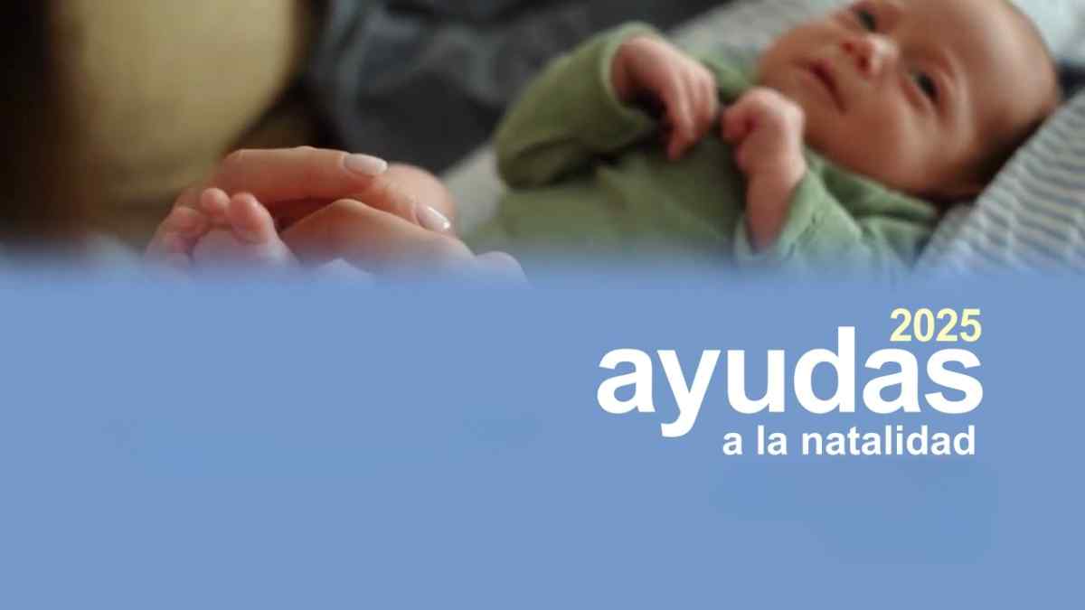 Bebé representando la ayuda familiar 2025 del Ayuntamiento de Madrid para fomentar la natalidad.