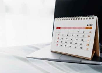 Calendario laboral 2026 del BOE con dos grandes puentes nacionales en España.