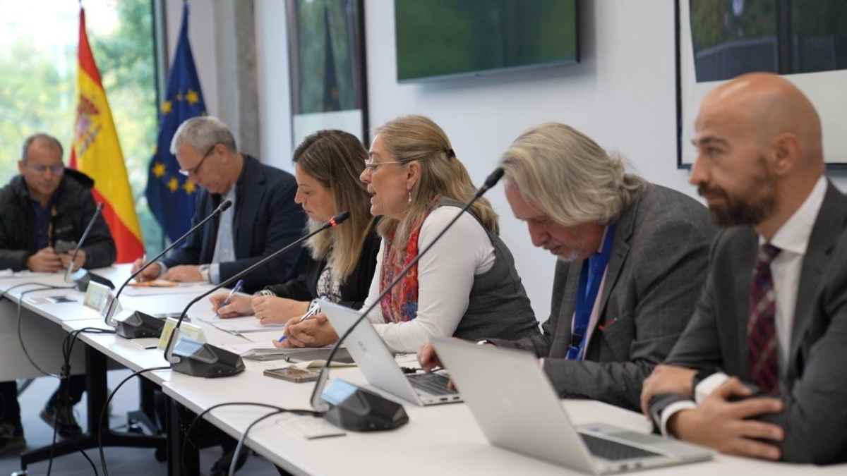 Reunión del Ministerio de Función Pública con sindicatos para negociar cambios en contratación y oposiciones.