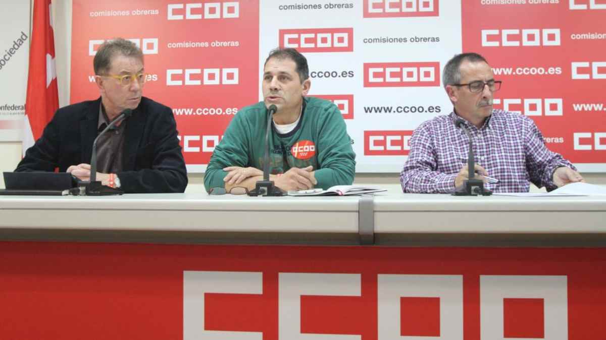 Representantes de CCOO Madrid denuncian la falta de plazas en Formación Profesional pública para el curso 2025-2026.