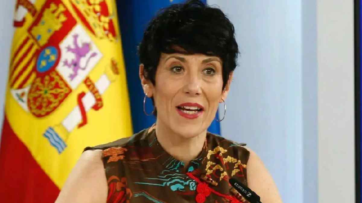 Elma Sáiz explicando las cotizaciones extra por maternidad y cuidado de hijos en la Seguridad Social.