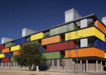 Edificio de viviendas protegidas en Madrid dentro del Plan de Choque de Vivienda 2026-2027.