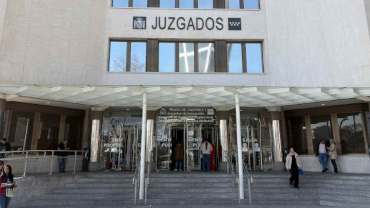 Fachada de los juzgados de Madrid relacionados con la sentencia del permiso parental.