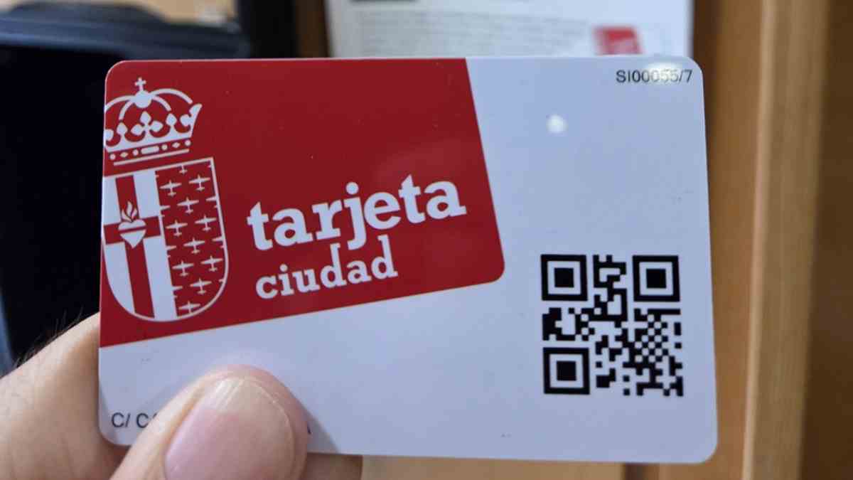 Tarjeta ciudad de Getafe utilizada para obtener descuentos en la tasa de basuras mediante el reciclaje.