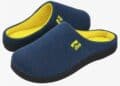 Zapatillas de casa con suela viscoelástica RockDove azul y amarilla más vendidas en Amazon con 177000 valoraciones.