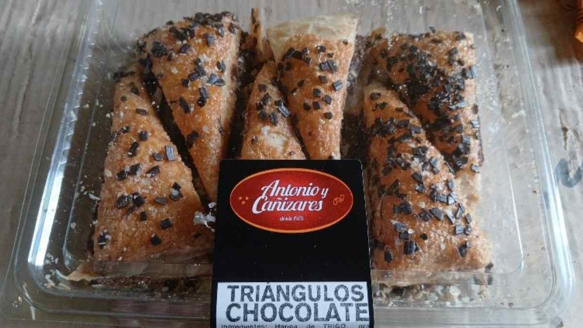 Triángulos de chocolate de la marca Antonio y Cañizares afectados por alerta alimentaria por leche no declarada.