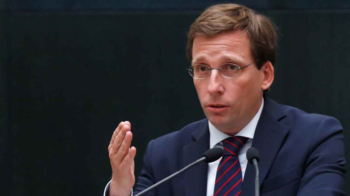 Alcalde de Madrid durante la presentación del presupuesto municipal de 2026 y la nueva bajada del IBI.