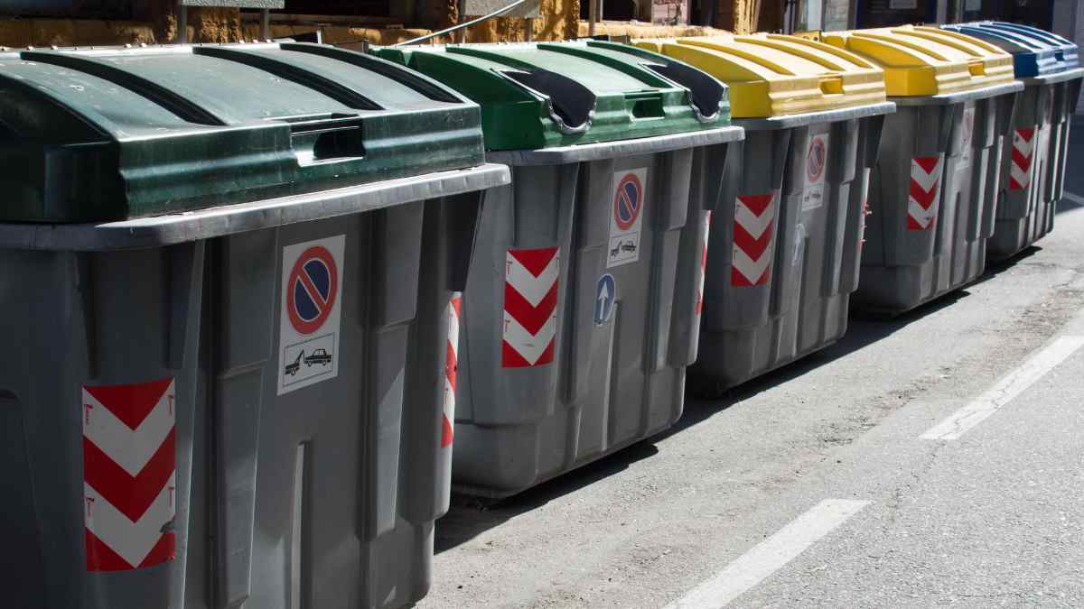 contenedores de reciclaje para obtener rebaja del 30 por ciento en la tasa de basura.