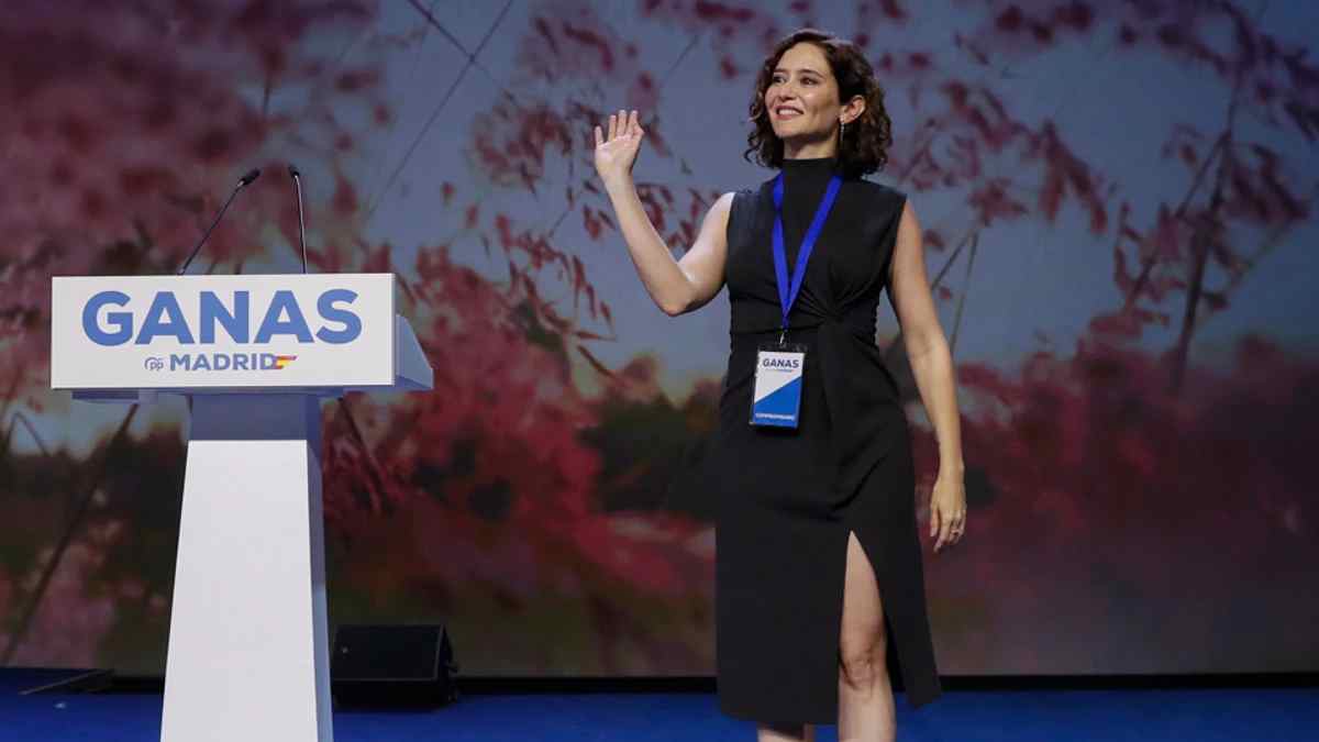 Presidenta de la Comunidad de Madrid durante un acto institucional sobre nuevas medidas fiscales.