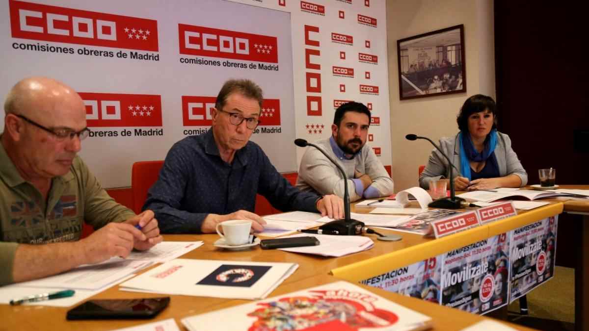 Representantes de CCOO Madrid denunciando los cambios en las pruebas de acceso a Grado Superior.