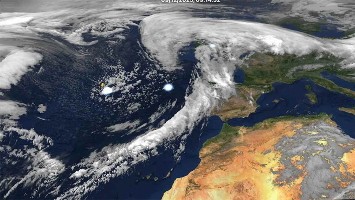 Imagen satelital del frente asociado a la borrasca Bram acercándose a España.