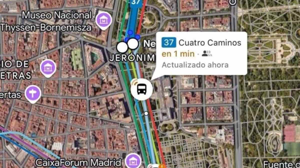 Mapa de Madrid con seguimiento en tiempo real de autobuses en Google Maps.