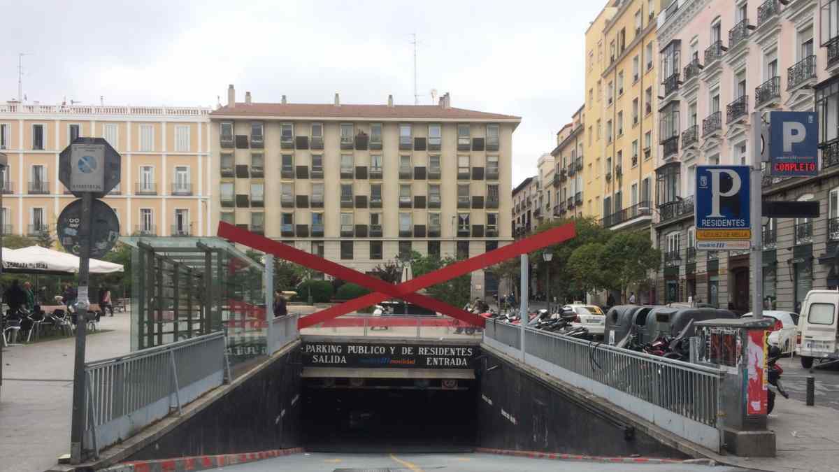 Entrada parking público Madrid.