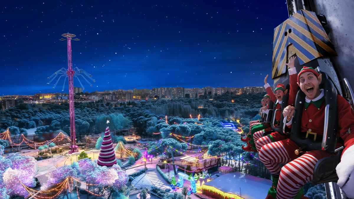 Atracción navideña de Winterland en el Parque de Atracciones de Madrid con elfos y decoración invernal de luces.