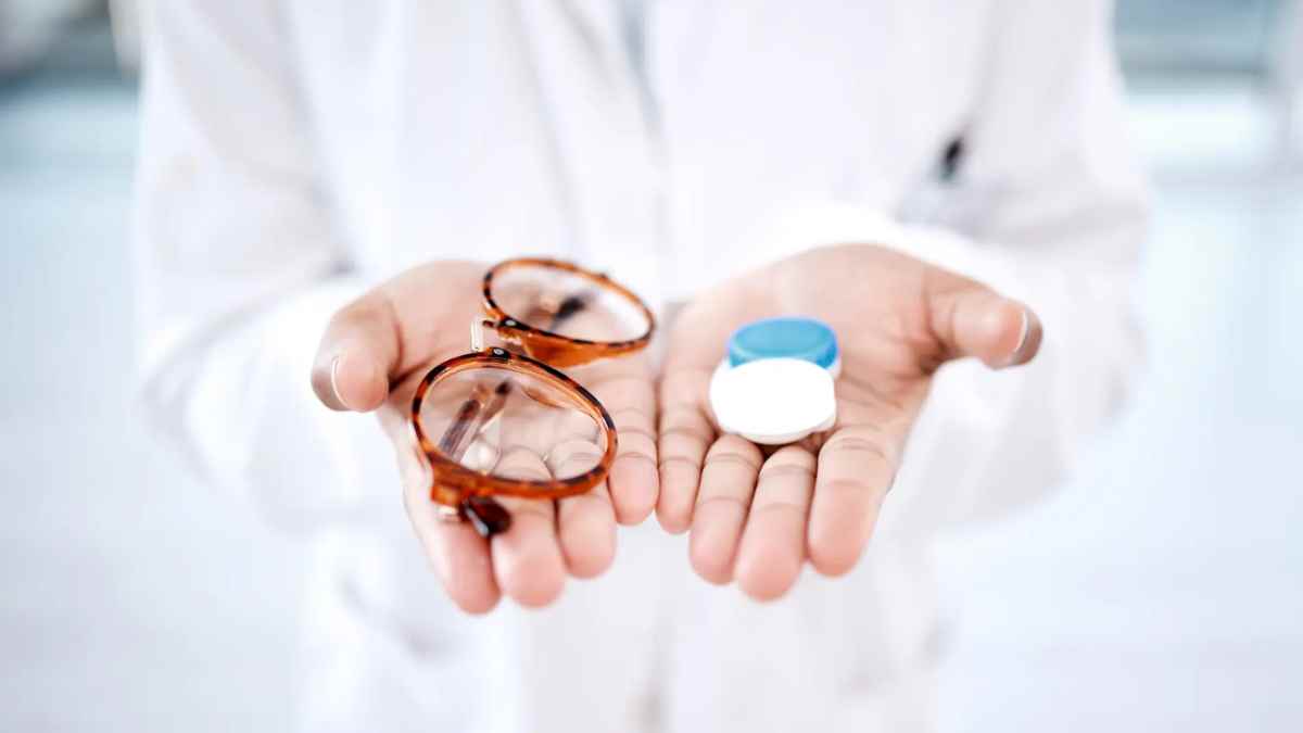 Gafas y lentilla asociadas a la ayuda de la Comunidad de Madrid para menores en 2026