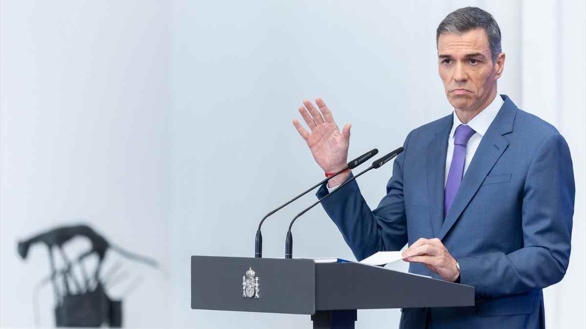 Rueda de prensa institucional sobre trámites administrativos y certificaciones municipales