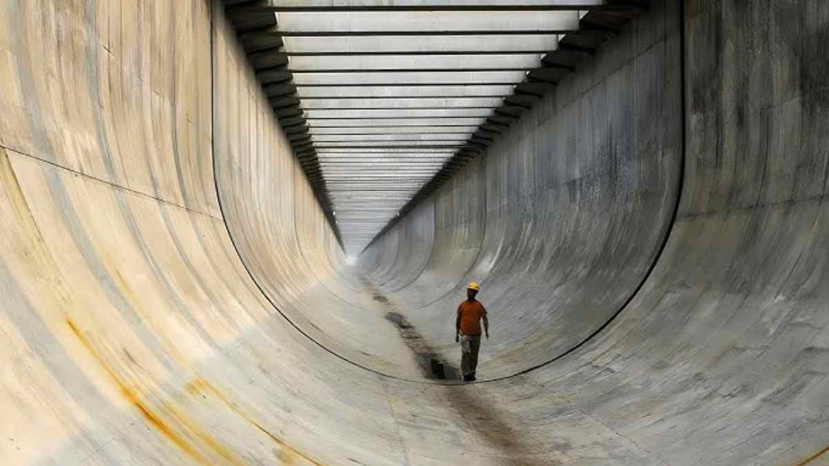 Canal del río artificial suspendido que China construye para llevar agua a Pekín sin bombas