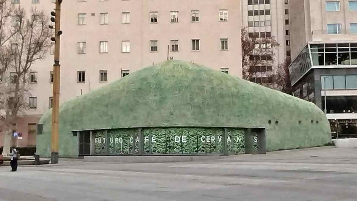 Antiguo búnker de Plaza de España convertido en el Café Cervantes en Madrid