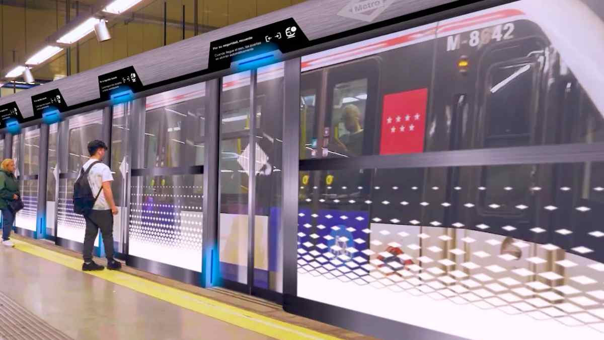 Puertas de andén en la Línea 6 del Metro de Madrid durante las obras que obligan a recortar el servicio nocturno