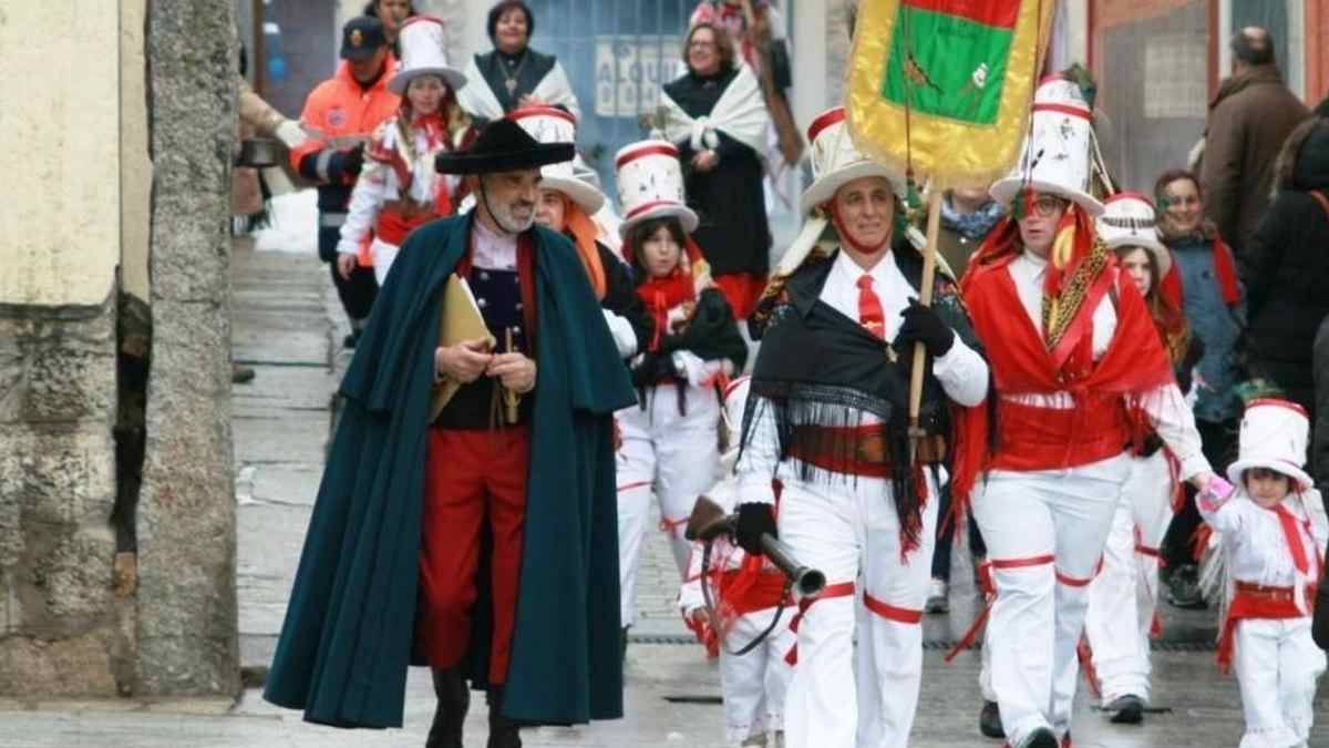 Los Perreros recorren Miraflores de la Sierra durante las Fiestas de San Blas 2026