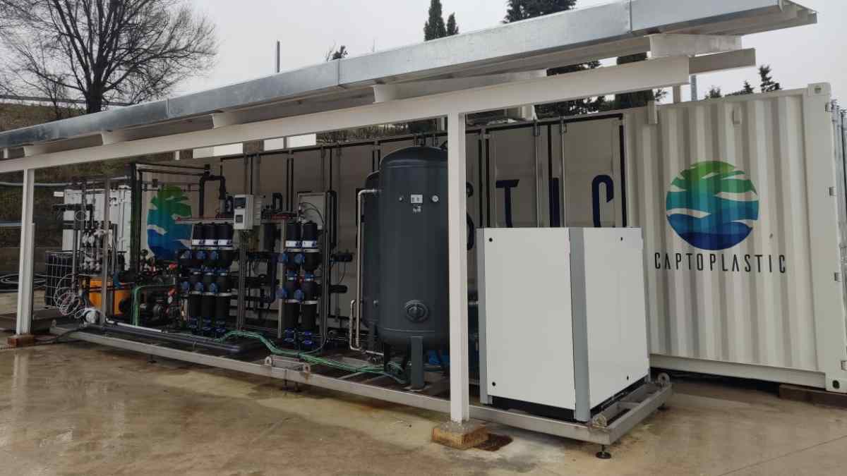 Sistema experimental de Canal de Isabel II para eliminar microplásticos del agua residual en una depuradora