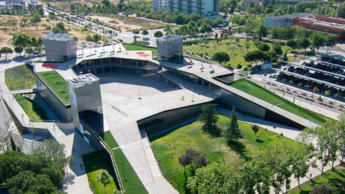 Vista aérea del campus de la Universidad Autónoma de Madrid donde se convocan 9 plazas en Archivos, Bibliotecas y Museos