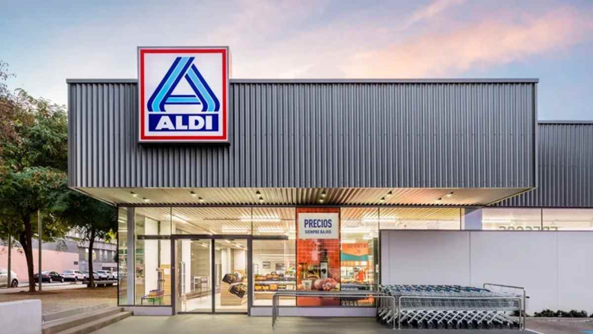 Fachada del nuevo supermercado ALDI en Hortaleza que abrirá en febrero