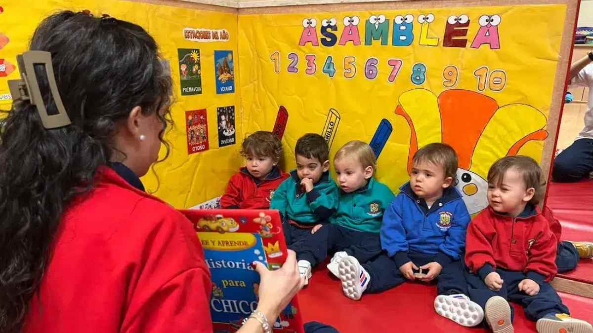 Niños en guardería durante una asamblea tras el cambio del IRPF por gastos de guardería aprobado por el BOE