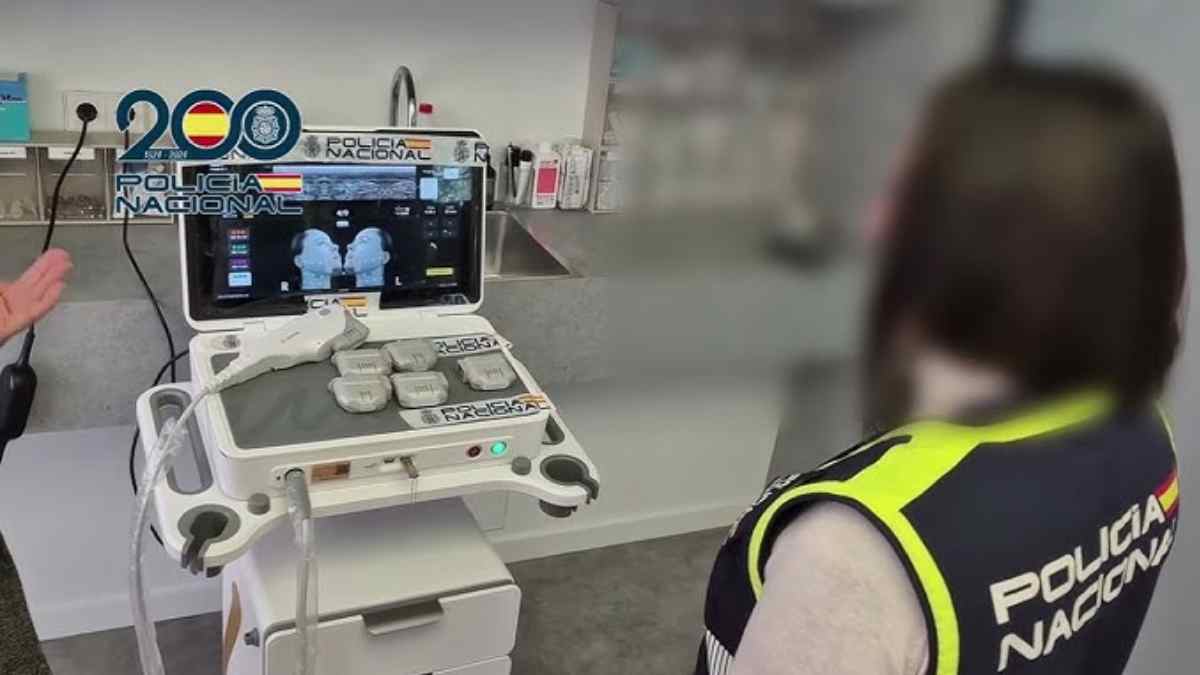 Policía Nacional interviene una máquina falsa de rejuvenecimiento facial en una clínica de Madrid