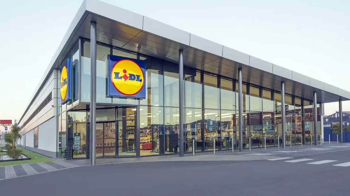 Fachada de un supermercado Lidl en Madrid dentro de su plan de expansión con nuevas tiendas y empleo