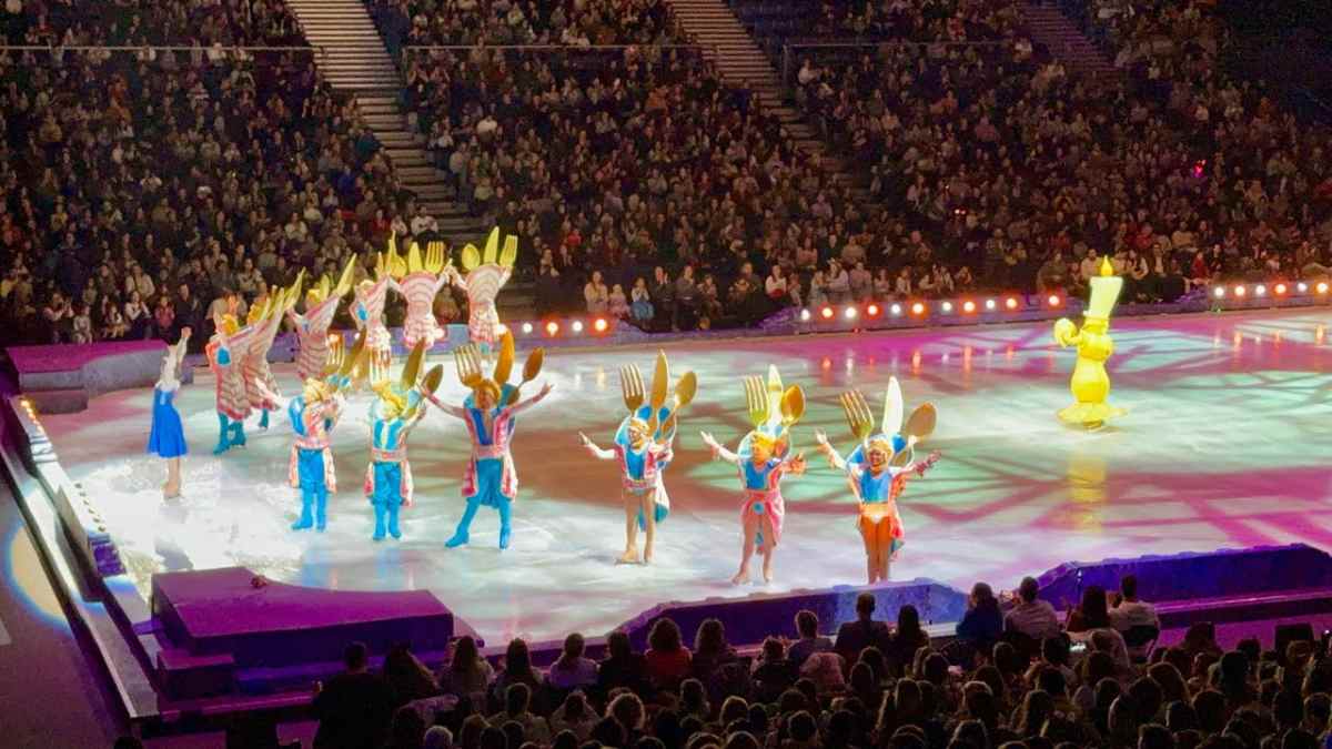 Espectáculo Disney On Ice en Madrid con personajes sobre hielo y público familiar