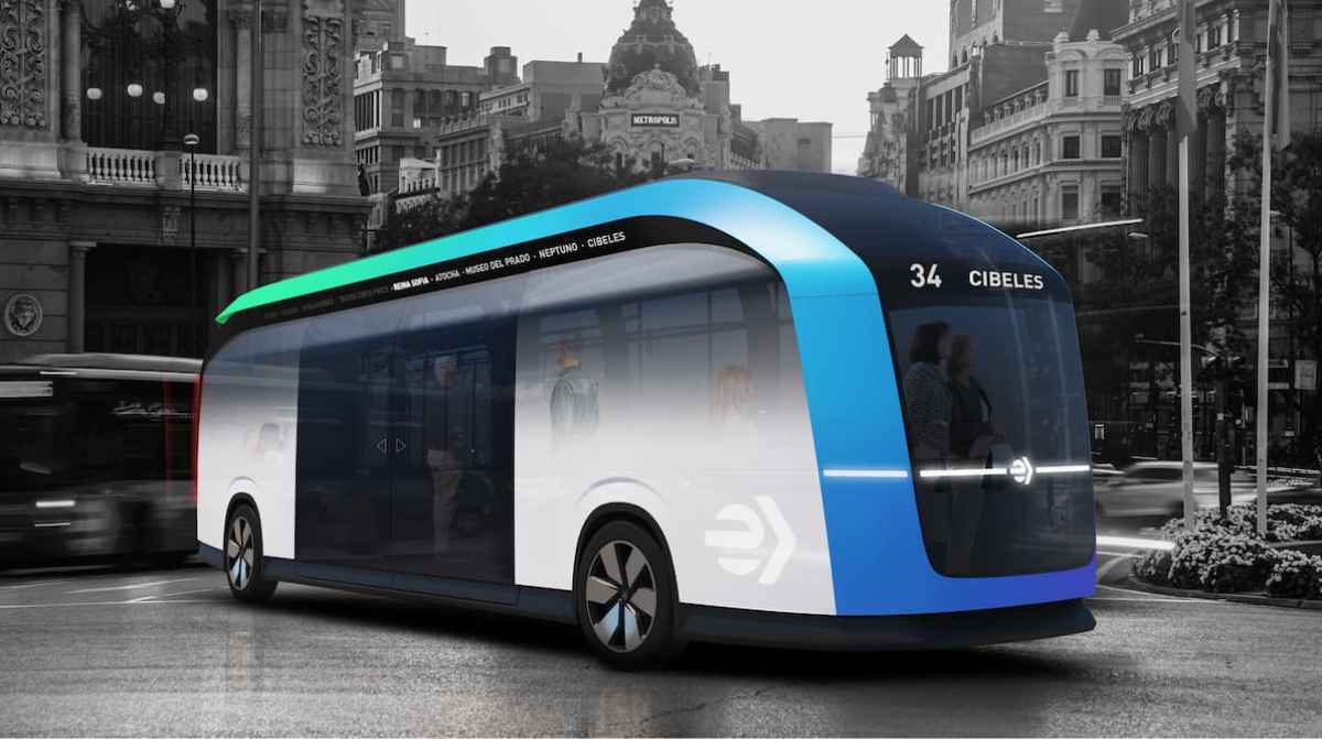 Autobús de EMT Madrid reforzando el servicio en el centro de la capital con nuevos conductores en 2026