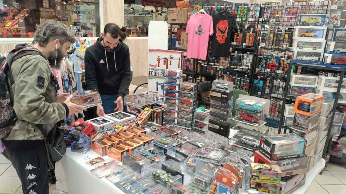 Stand con juguetes clásicos y de colección en la feria Mercajuguete de Collado Villalba