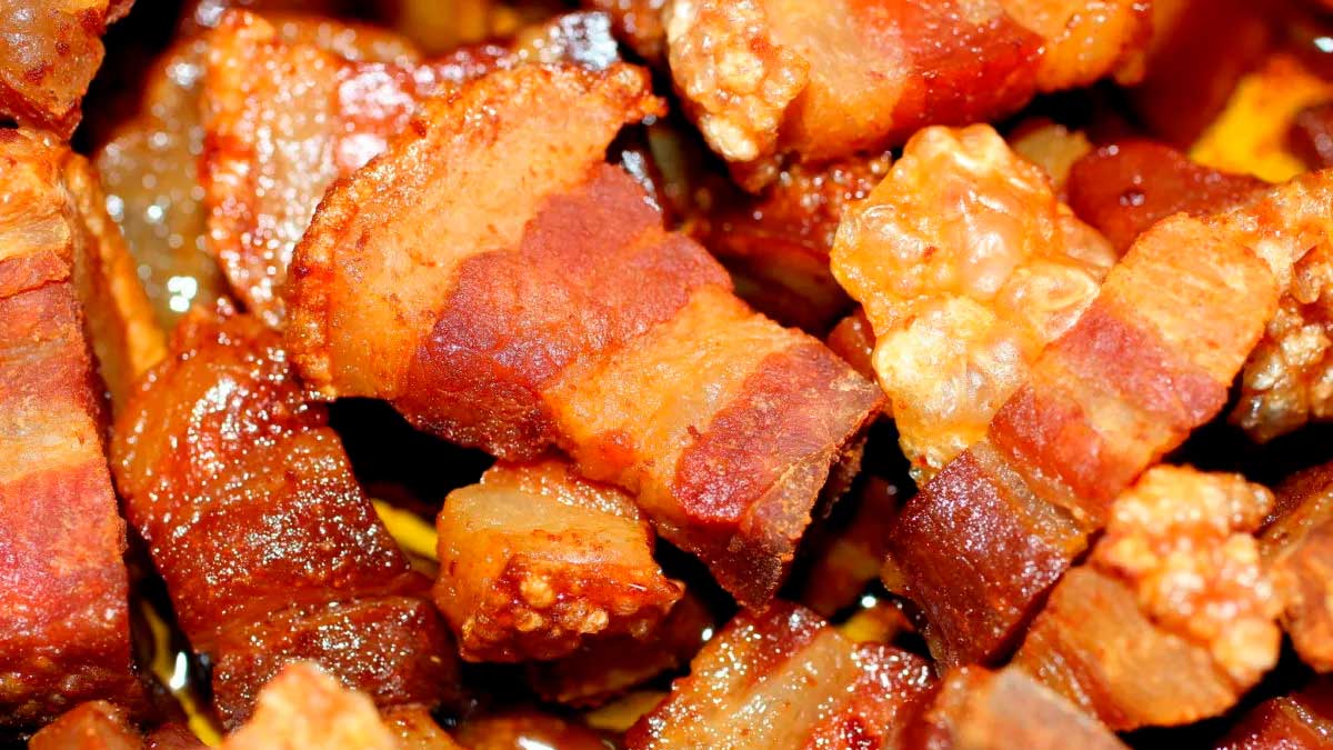 Torreznos crujientes y dorados, ganadores del mejor torrezno de Madrid en la taberna La Tienta de Ventas