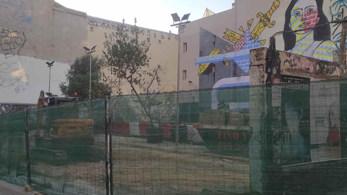 Obras en Embajadores 18 en el distrito Centro de Madrid tras el parón por sótanos no documentados