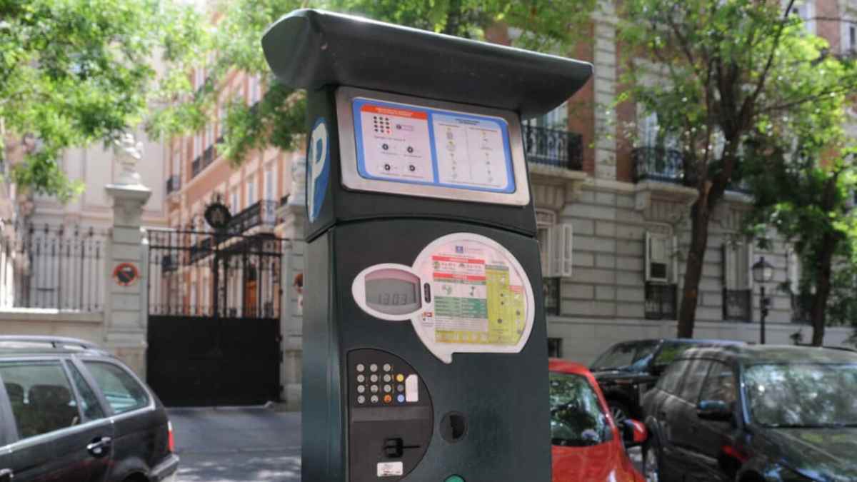 Parquímetro del SER en Madrid tras el cambio en la ordenanza de movilidad